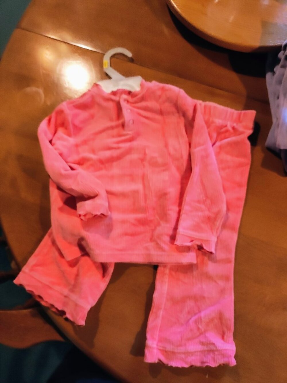 2 Piece Valour outfit  The Children's Place - 24 months  Peach colour - stretch